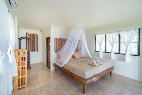 Bungalow with Sea View