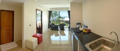 Deluxe Double Room (Free Round Trip Airport Transfer)