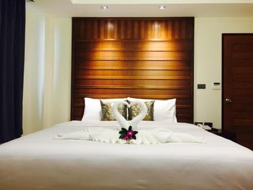 Deluxe Double Room (Free Round Trip Airport Transfer)