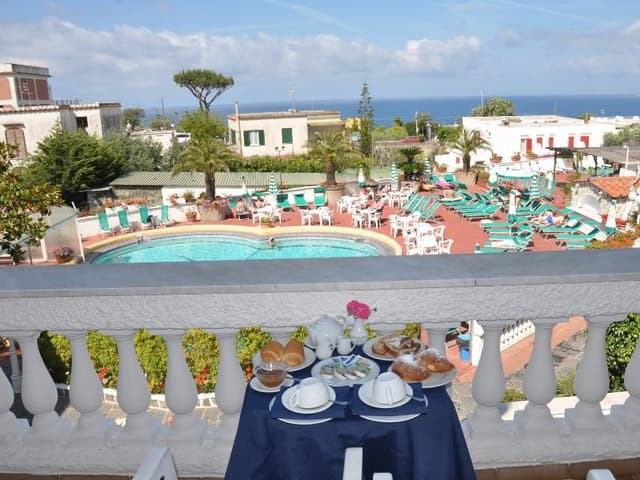 TRIPLE SEA VIEW