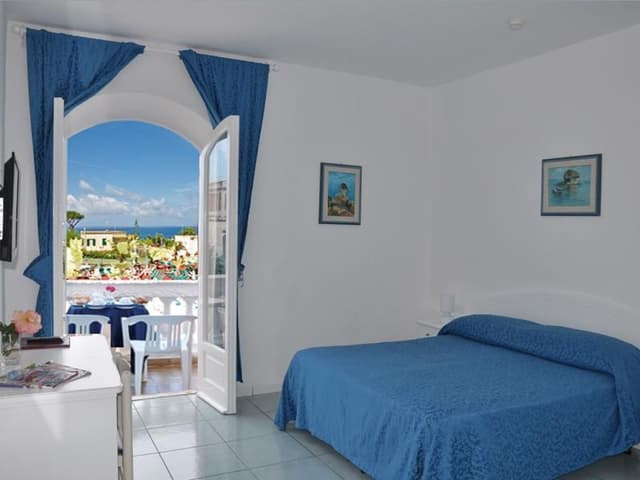 TRIPLE SEA VIEW