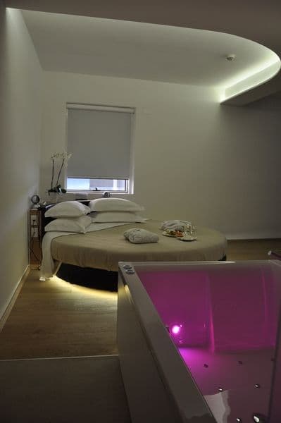 SUITE DELUXE CAPACITY 4