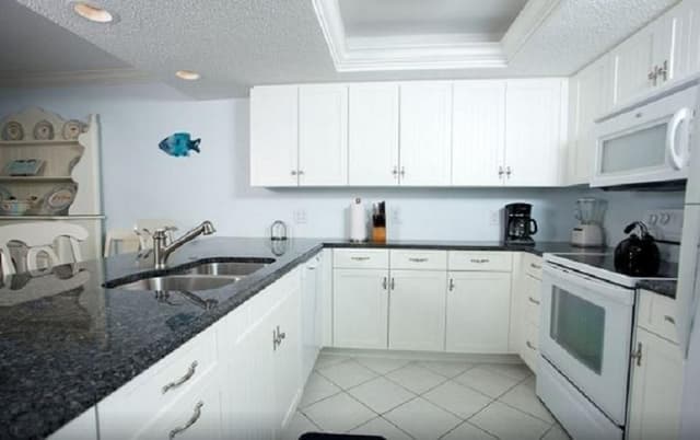 SUITE TWO BEDROOMS