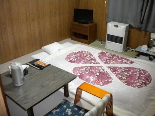 Japanese-Style Single Room with Shared Bathroom