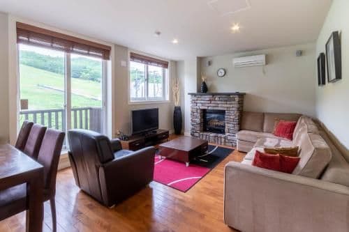 3 BR Ski View - Upstairs - Non-Smoking
