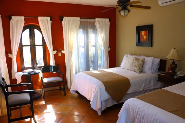 SUITE TWO QUEEN BEDS