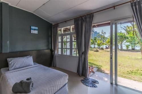 Bungalow with Sea View