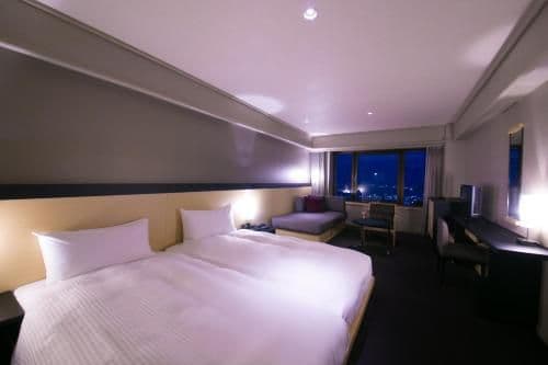 Hollywood Twin Room with Sea View - Smoking