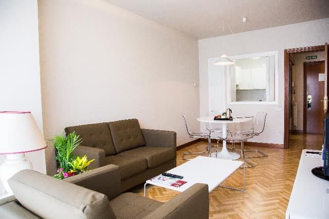 APARTMENT CAPACITY 2