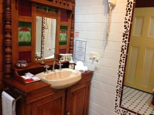 Queen Suite with Spa Bath - Loft