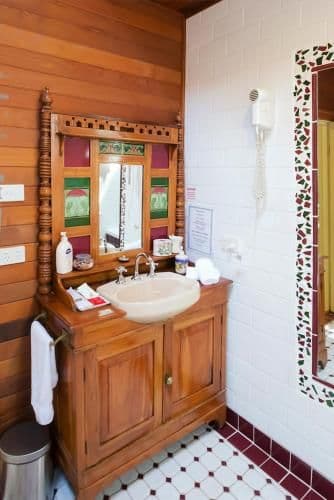 Queen Suite with Spa Bath - Loft