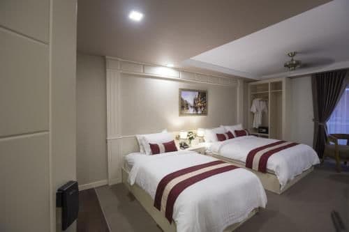 Landmark Family Room
