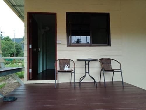 Bungalow with Fan and Mountain View