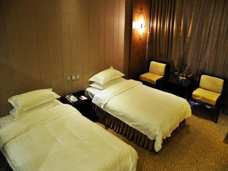 Manzhouli Ao Long Business Hotel