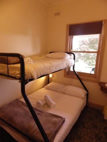 Basic Triple Room with Shared Bathroom