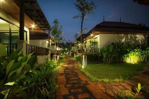 Villa with Garden View