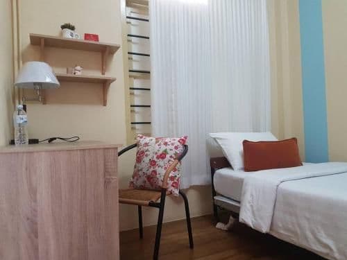 Single Room with Shared Bathroom