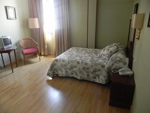 Double or Twin ONE BED