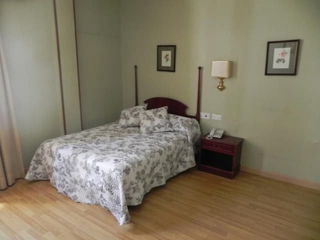 Double or Twin ONE BED