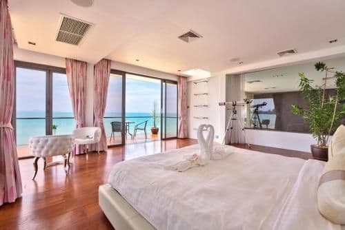 Villa - Beach Front