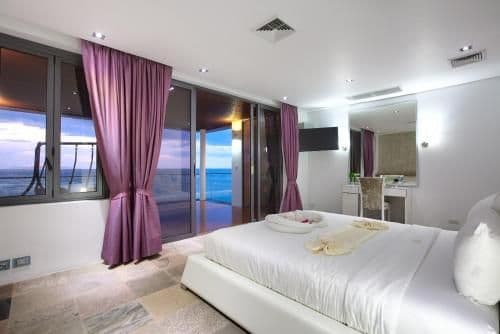 Villa - Beach Front