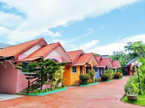 Bungalow with Garden View