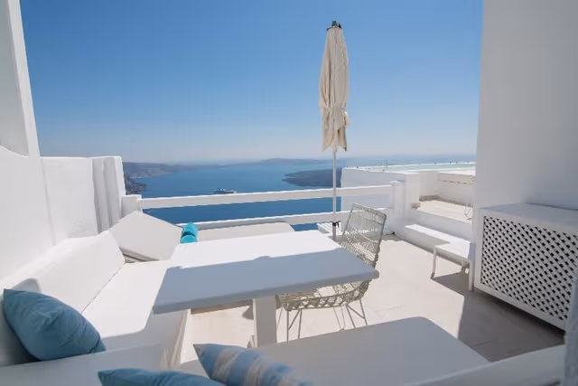 SUITE WITH PRIVATE POOL
