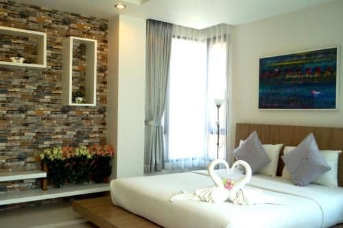 Deluxe Studio Apartment