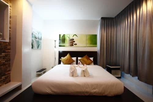 Deluxe Studio Apartment