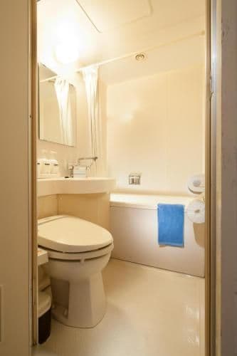Twin Room with Extra Bed - Non-Smoking