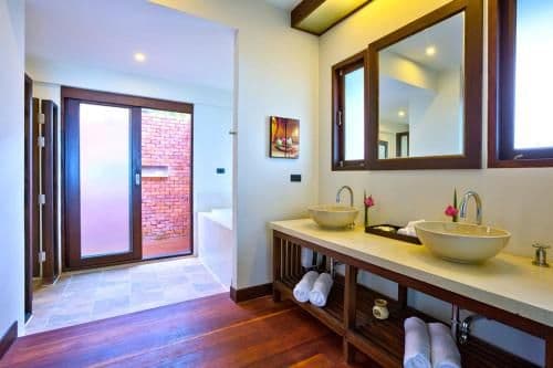 Four-Bedroom Villa with Sea View