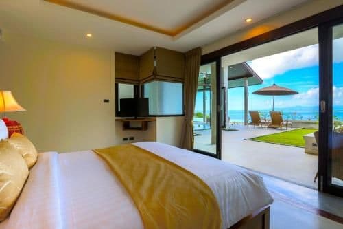 Four-Bedroom Villa with Sea View