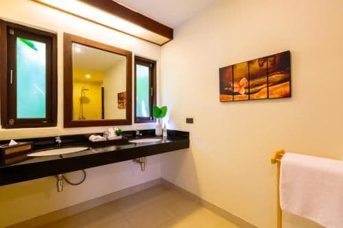 Four-Bedroom Villa with Sea View