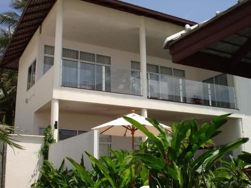 Apartment with Pool View