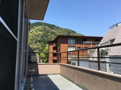 Apartment with Mountain View