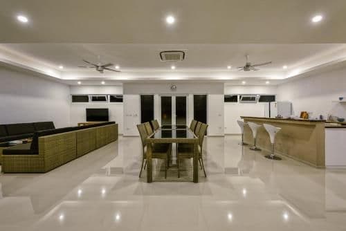 Five-Bedroom Villa with Private Pool - 62F