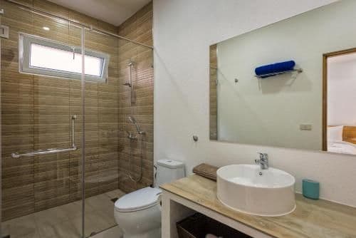 Five-Bedroom Villa with Private Pool - 62F