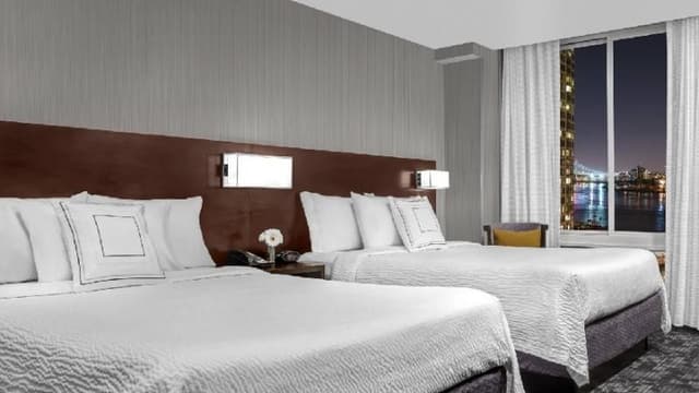 DOUBLE TWO QUEEN BEDS
