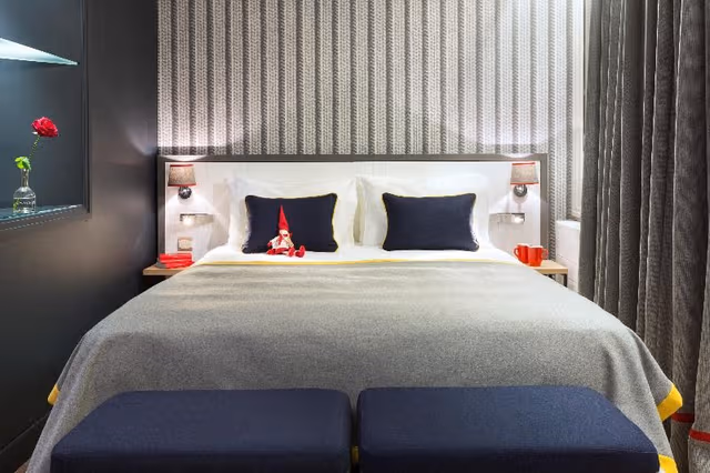 DOUBLE CONNECTING ROOM