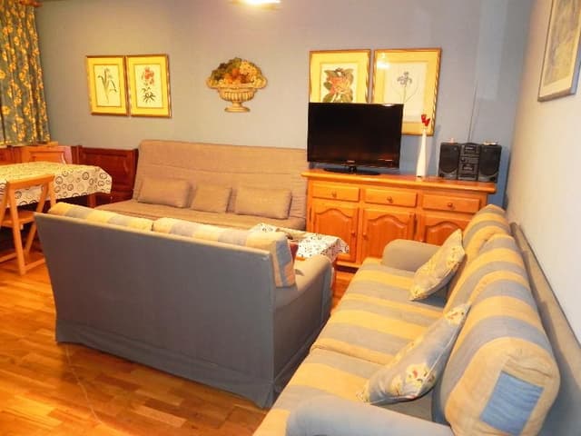 APARTMENT CAPACITY 6 TWO BEDROOMS