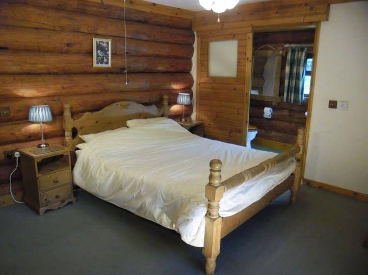 Tamarack Lodge