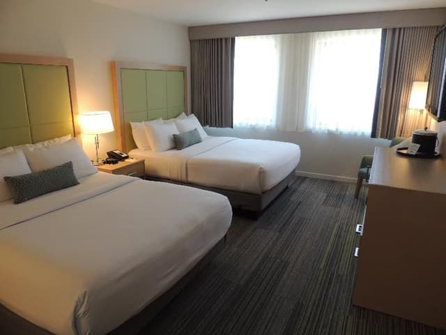 TWIN TWO QUEEN BEDS