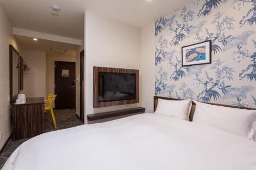 Queen Double Room with Amenities
