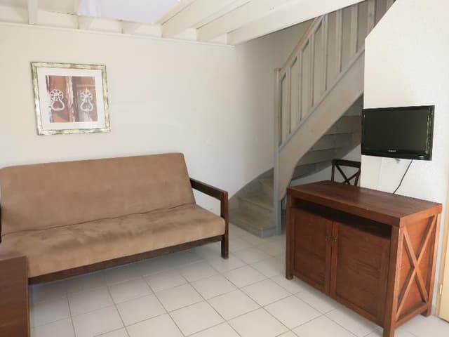 HOUSE CAPACITY 4 ONE BEDROOM