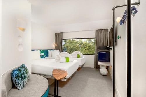 COSI - TWIN Room with daily food & drink credit