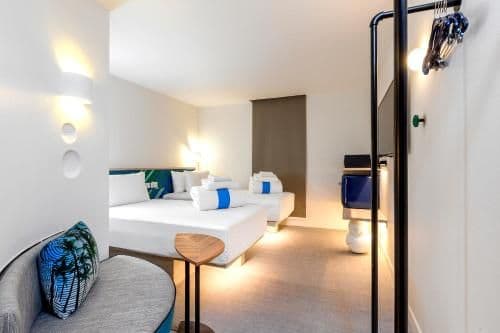 COSI - TWIN Room with daily food & drink credit