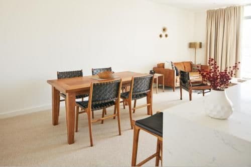 Deluxe One-Bedroom Apartment