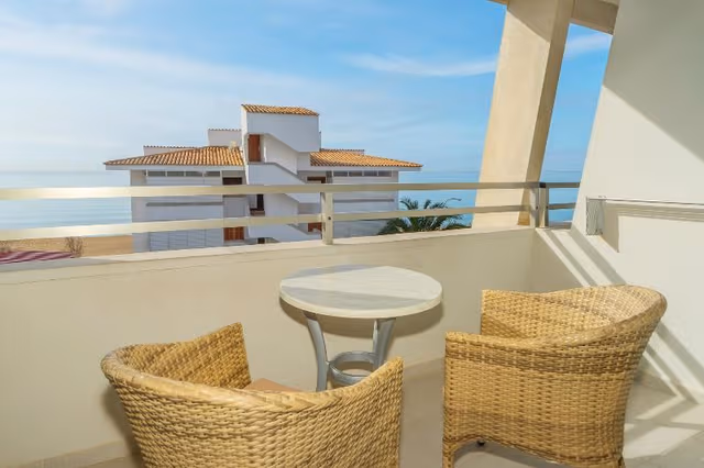 APARTMENT SEA VIEW