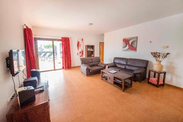VILLA CAPACITY 8 FOUR BEDROOMS