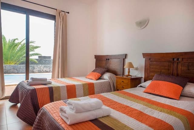 VILLA CAPACITY 8 FOUR BEDROOMS